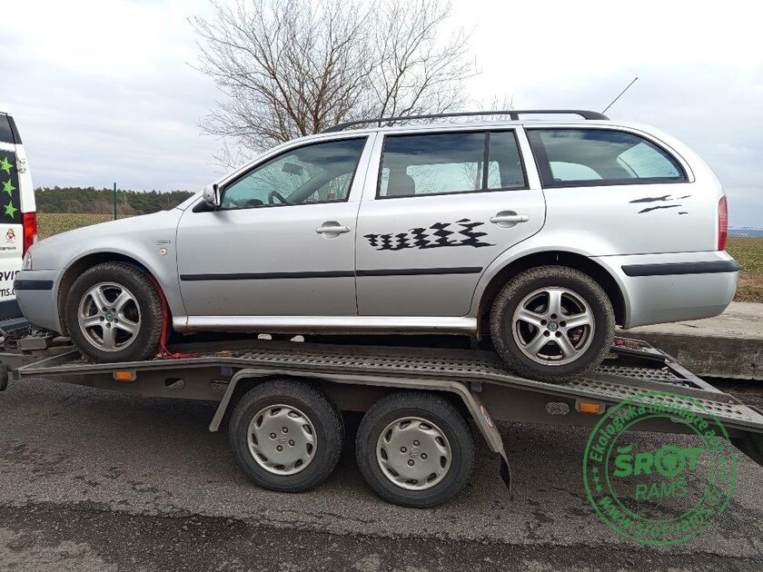 ŠKODA OCTAVIA COMBI, R. 2004, 81 KW, 1.9