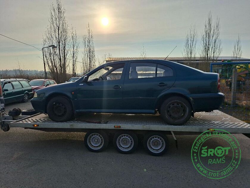 ŠKODA OCTAVIA, R. 1998, 55 KW, 1.6