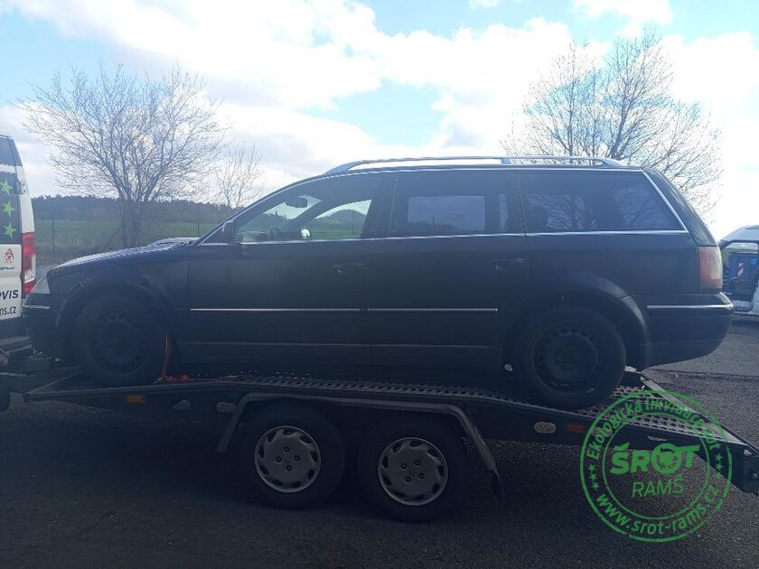 VOLKSWAGEN PASSAT, R. 2003, 96 KW
