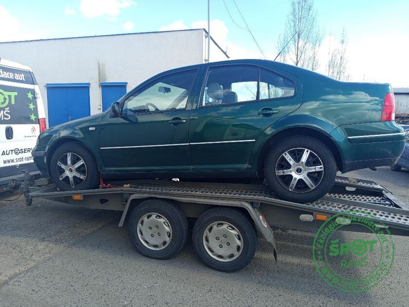 VOLKSWAGEN BORA, R. 2002, 81 KW, 1.6